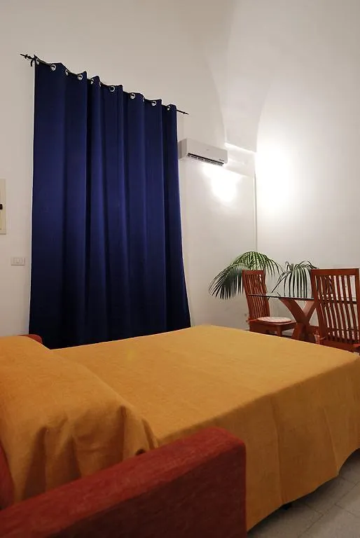 アパート Appartamento B&B Ariosto レッチェ